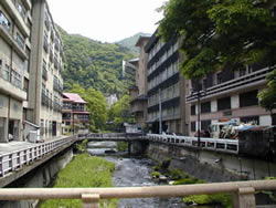 東山温泉